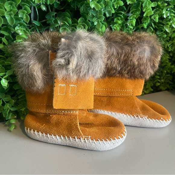 Taos Tan Suede Leather Fur Trim Moccasin Boots Baby Toddler Size 5 NEW - Picture 8 of 9